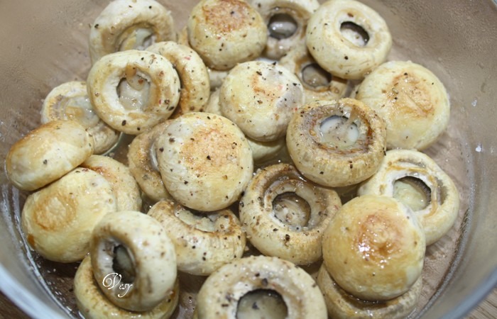 Шашлычки с грибами и сыром в слоеном тесте 